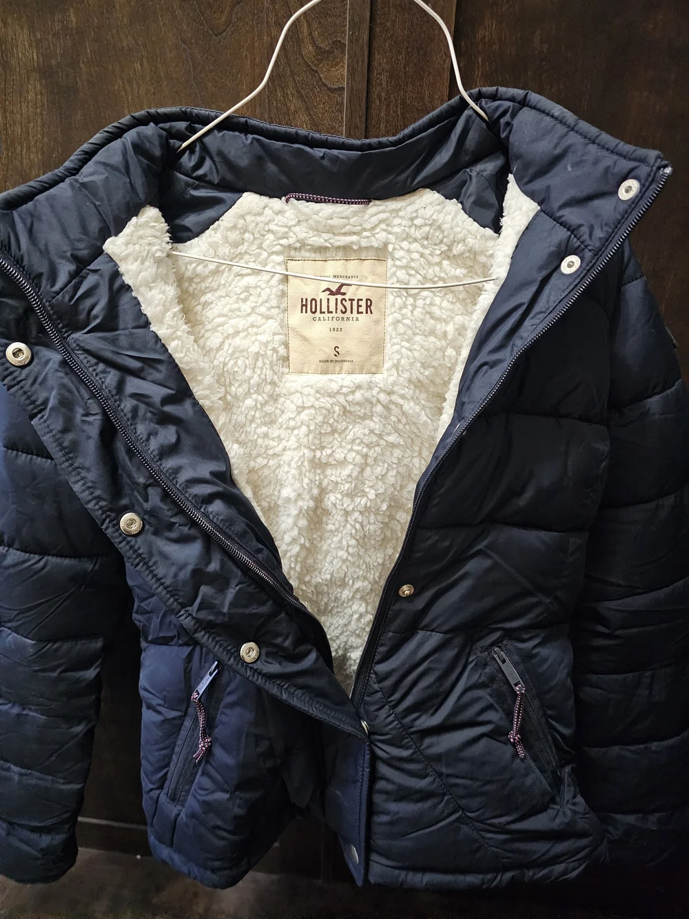 Y2k Hollister Navy Blue Puffer Jacket with Cream Sherpa Lining